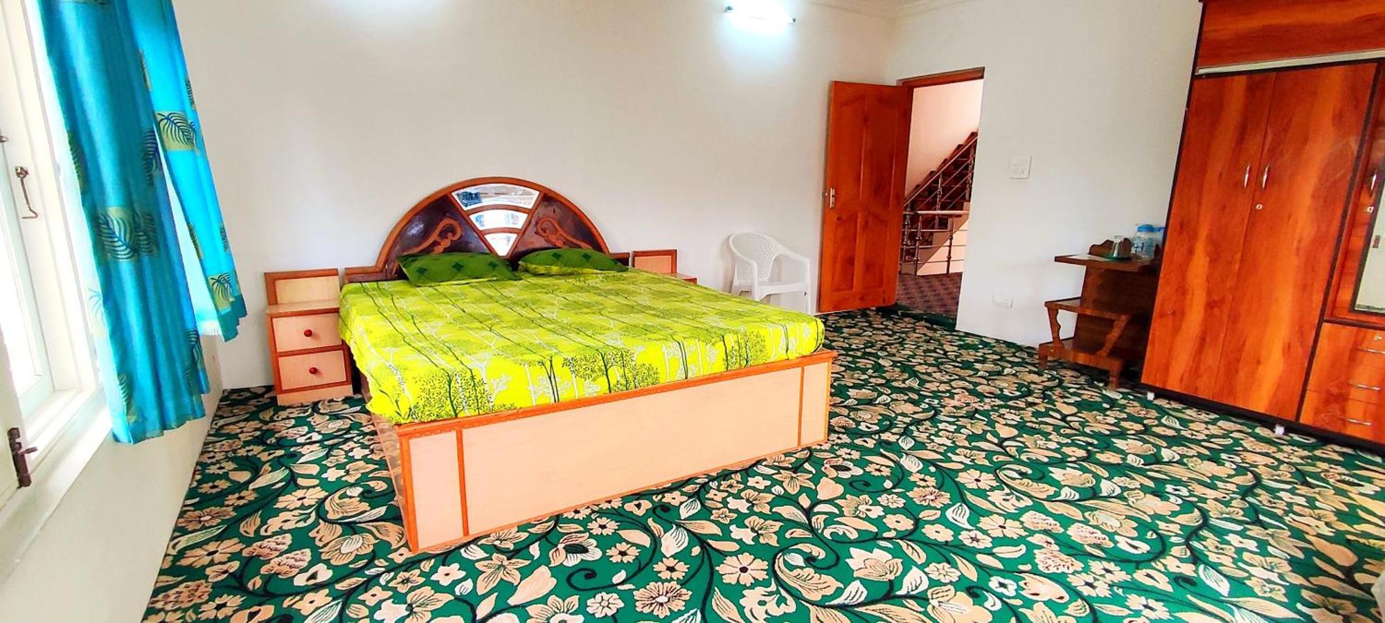 The Clover Inn Srinagar  Ngoại thất bức ảnh