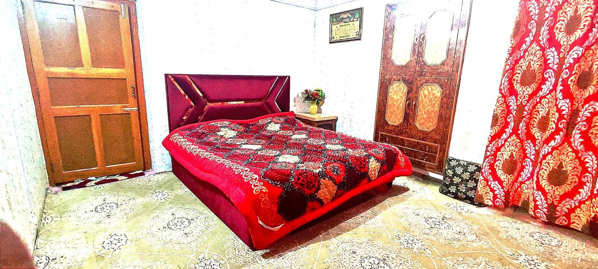 The Clover Inn Srinagar  Ngoại thất bức ảnh