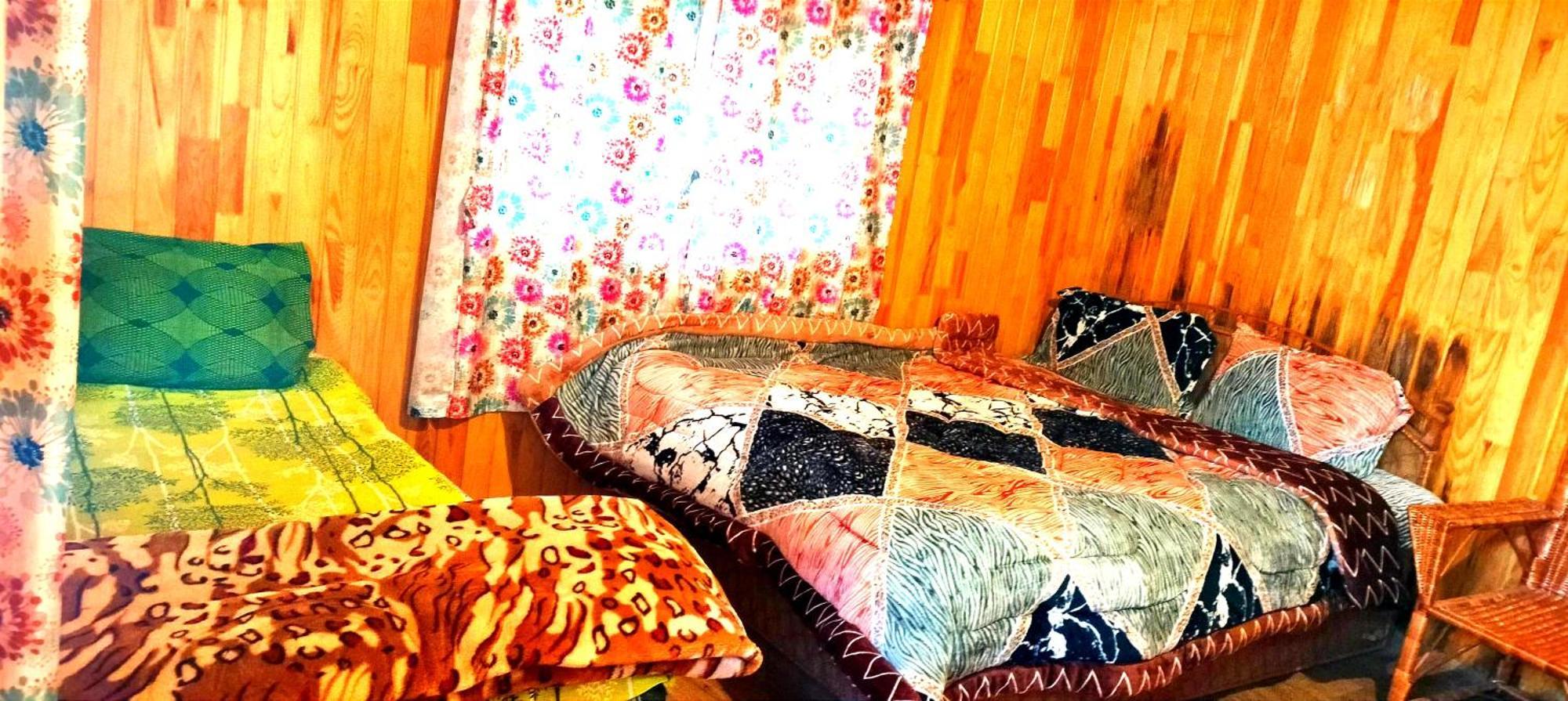 The Clover Inn Srinagar  Ngoại thất bức ảnh